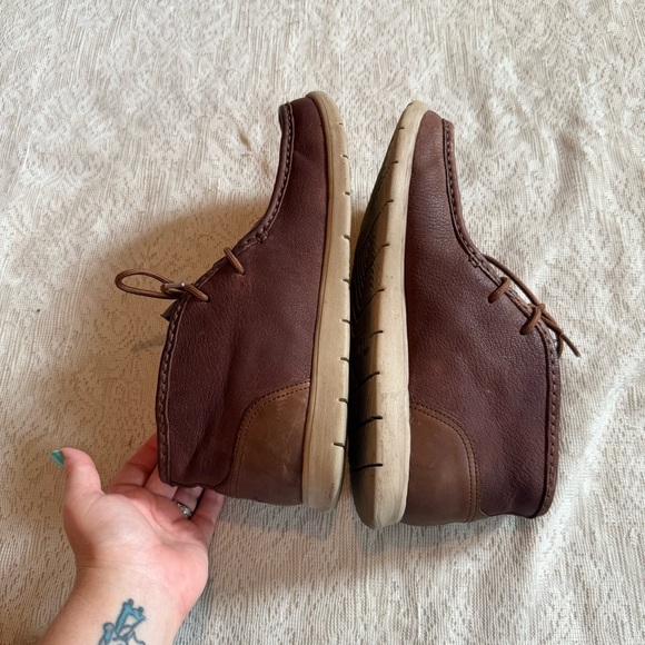 Men’s Ugg Hendrickson Capra chukka leather boots - Picture 5 of 9